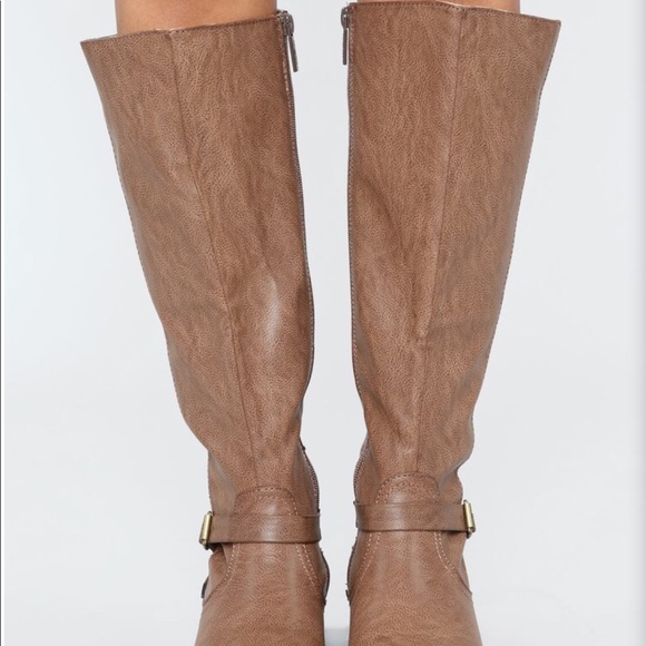 Women’s knee high boots - Picture 2 of 5